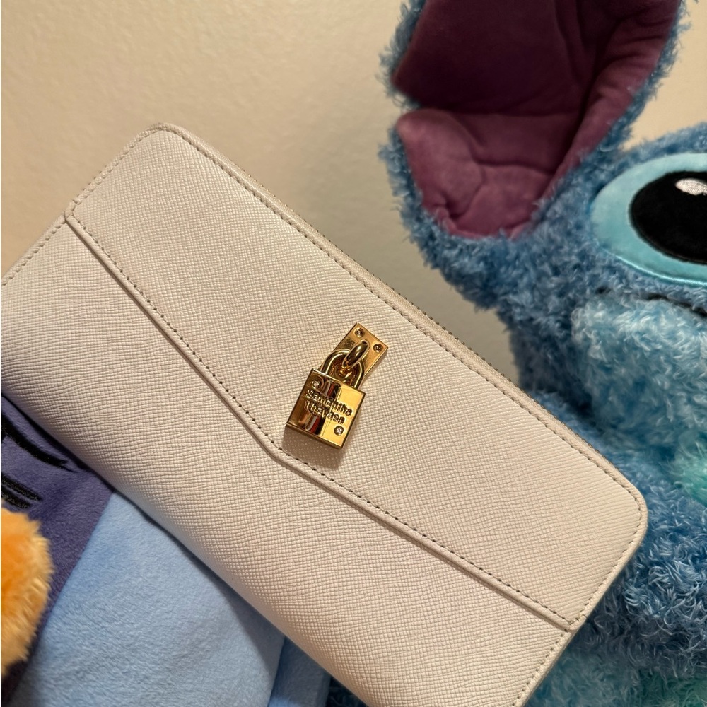 Samantha Thavasa Cream and Gold Wallet with Blue Interior